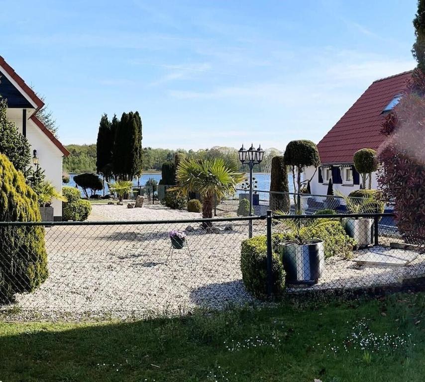 Freistehendes Ferienhaus Am See Naehe Roermond Heel Exteriér fotografie