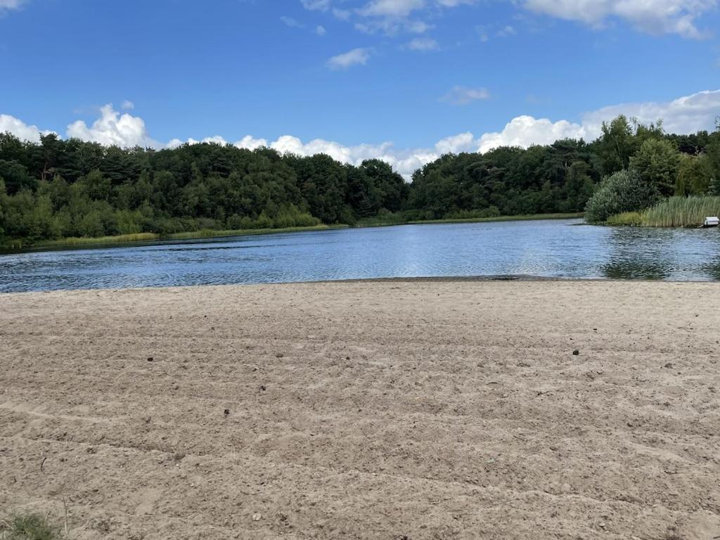 Freistehendes Ferienhaus Am See Naehe Roermond Heel Exteriér fotografie