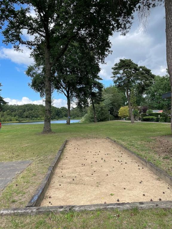 Freistehendes Ferienhaus Am See Naehe Roermond Heel Exteriér fotografie