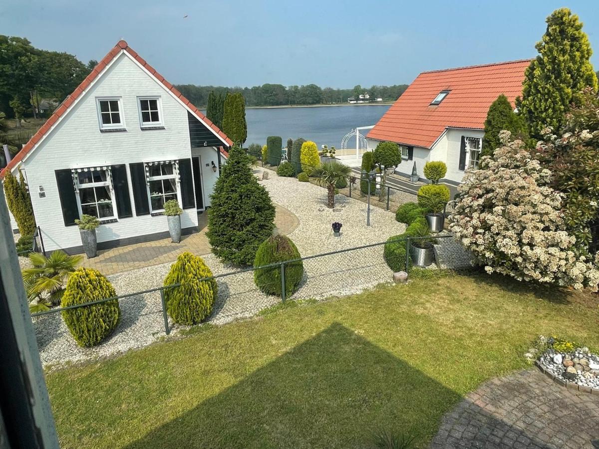 Freistehendes Ferienhaus Am See Naehe Roermond Heel Exteriér fotografie
