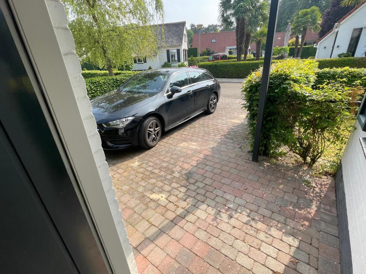 Freistehendes Ferienhaus Am See Naehe Roermond Heel Exteriér fotografie